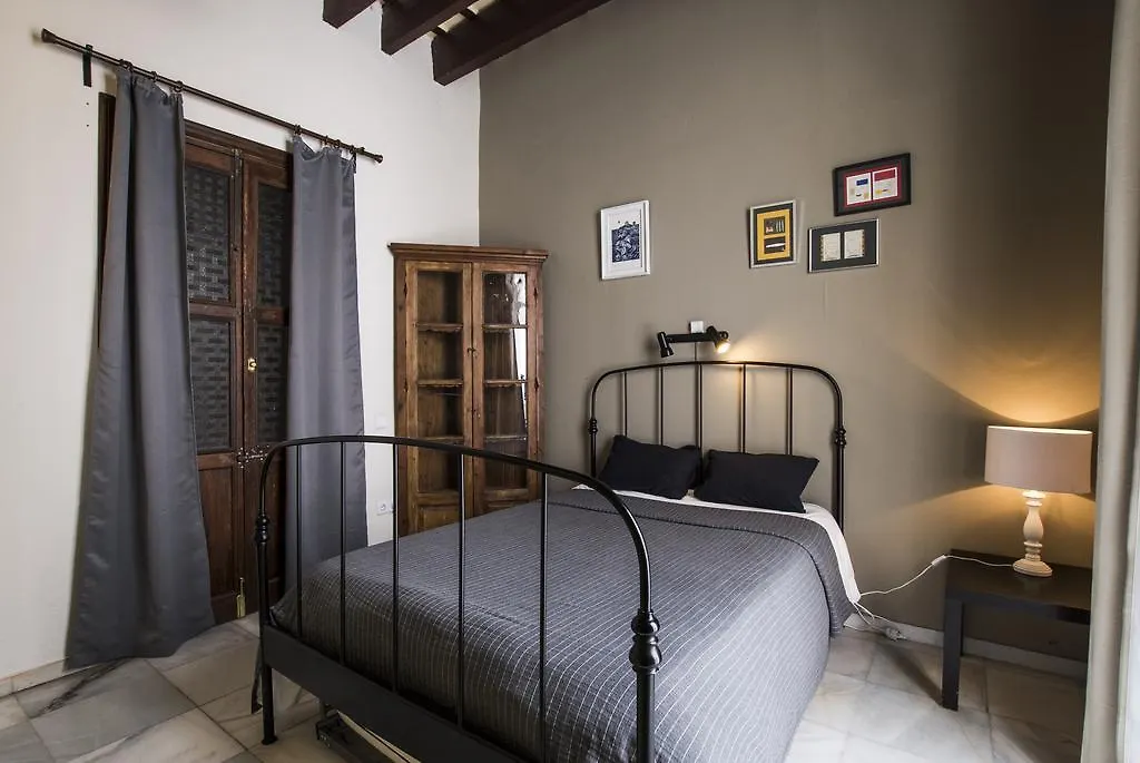 بيت شباب Casa Caracol كاديز